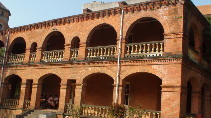 Giới thiệu Đại học Chân Lý - AU 10 tham quan dai hoc chan ly 3