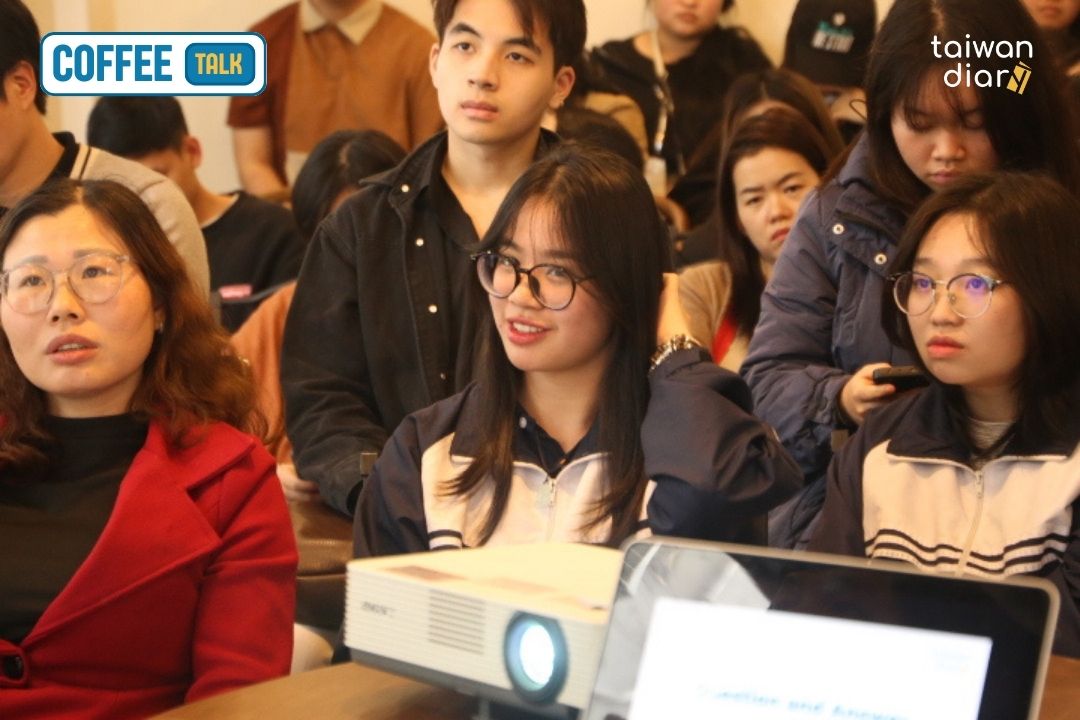 Mở đầu năm 2025 Bùng Nổ - Coffee Talk: Du học Đài Loan Học Bổng Chương trình Tiếng Anh 16 Taiwan Diary Coffee Talk 2025: Săn học bổng chương trình tiếng Anh